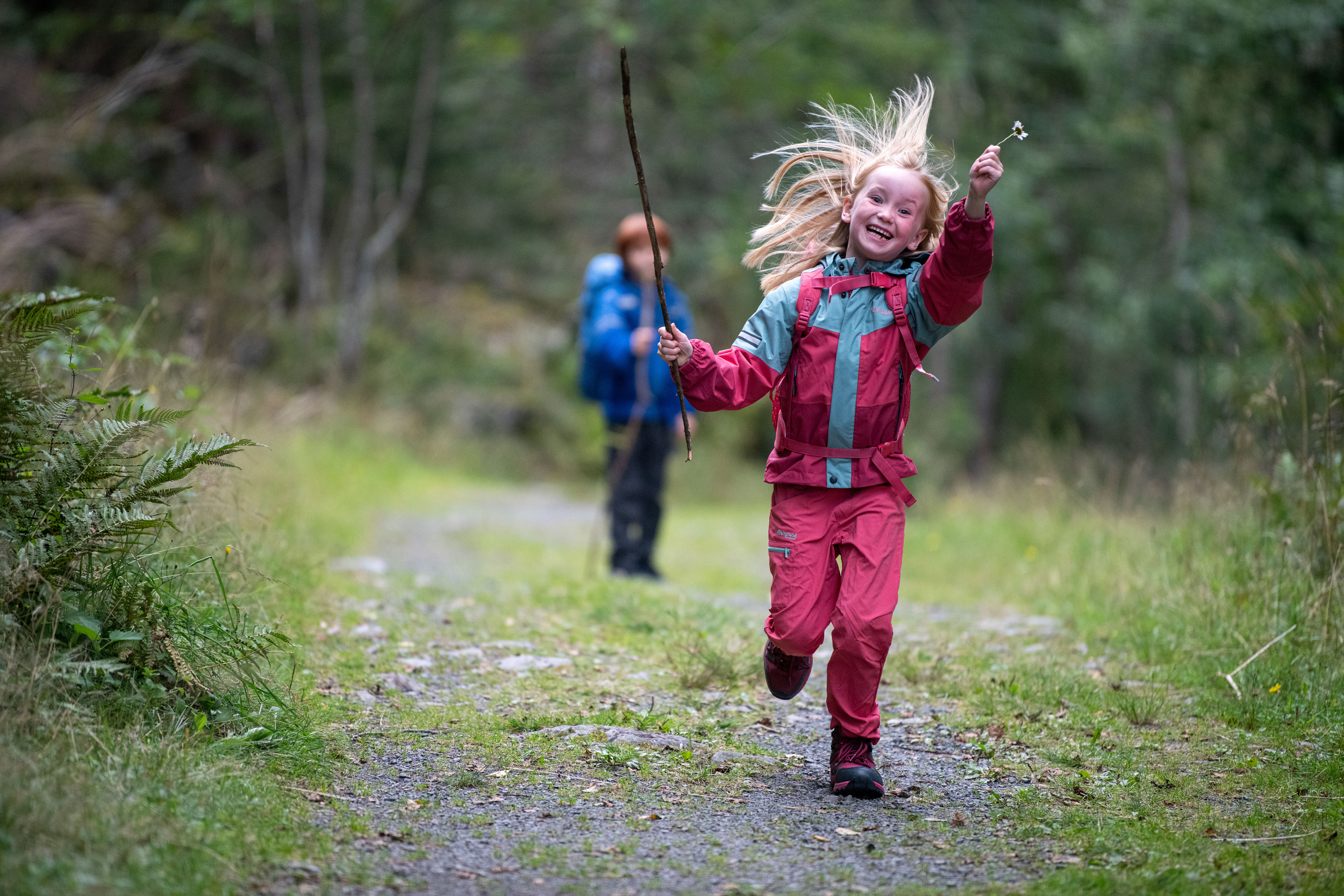 Odzież i sprzęt outdoorowy dla dzieci i młodzieży